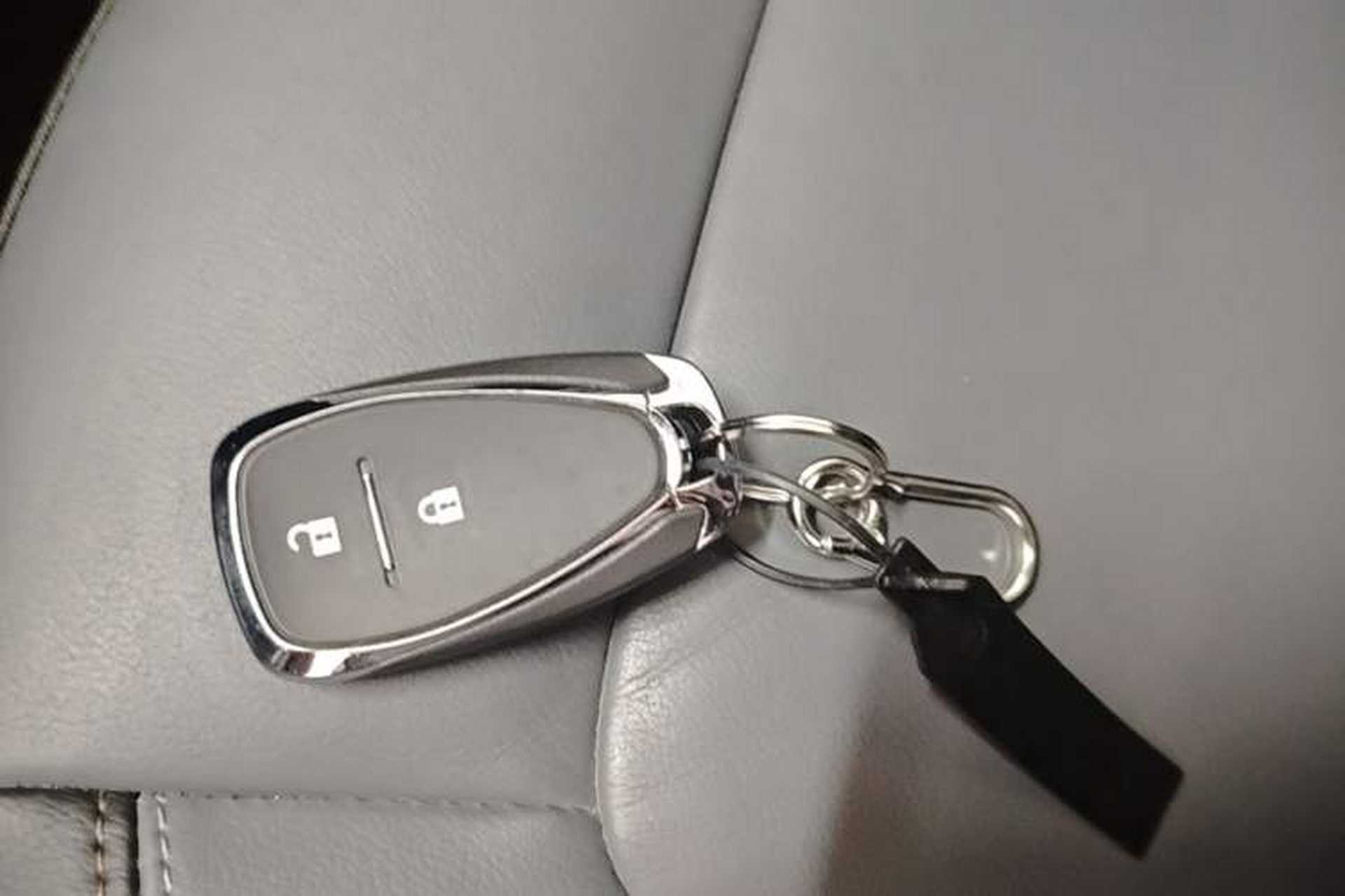 Used Chevrolet Cruze 2017 1.4T Hatchback Dual-Clutch Lingfeng Edition Vehicle Key