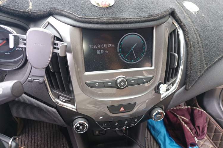Used Chevrolet Cruze 2017 1.5L Manual Xuanfeng Edition Audio And AC Panel