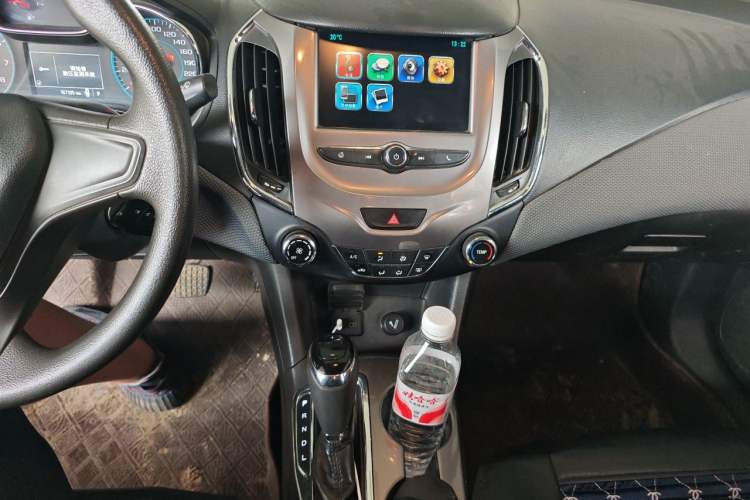 Used Chevrolet Cruze 2017 1.5L Automatic Pioneer Sunroof Edition Audio And AC Panel