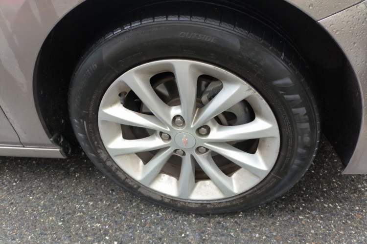 Used Chevrolet Cruze 2017 1.5L Automatic Xuanfeng Edition Right Front Wheel Hub