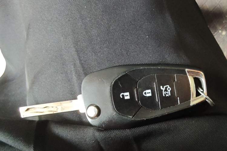 Used Chevrolet Cruze 2017 1.5L Automatic Pioneer Sunroof Edition Vehicle Key