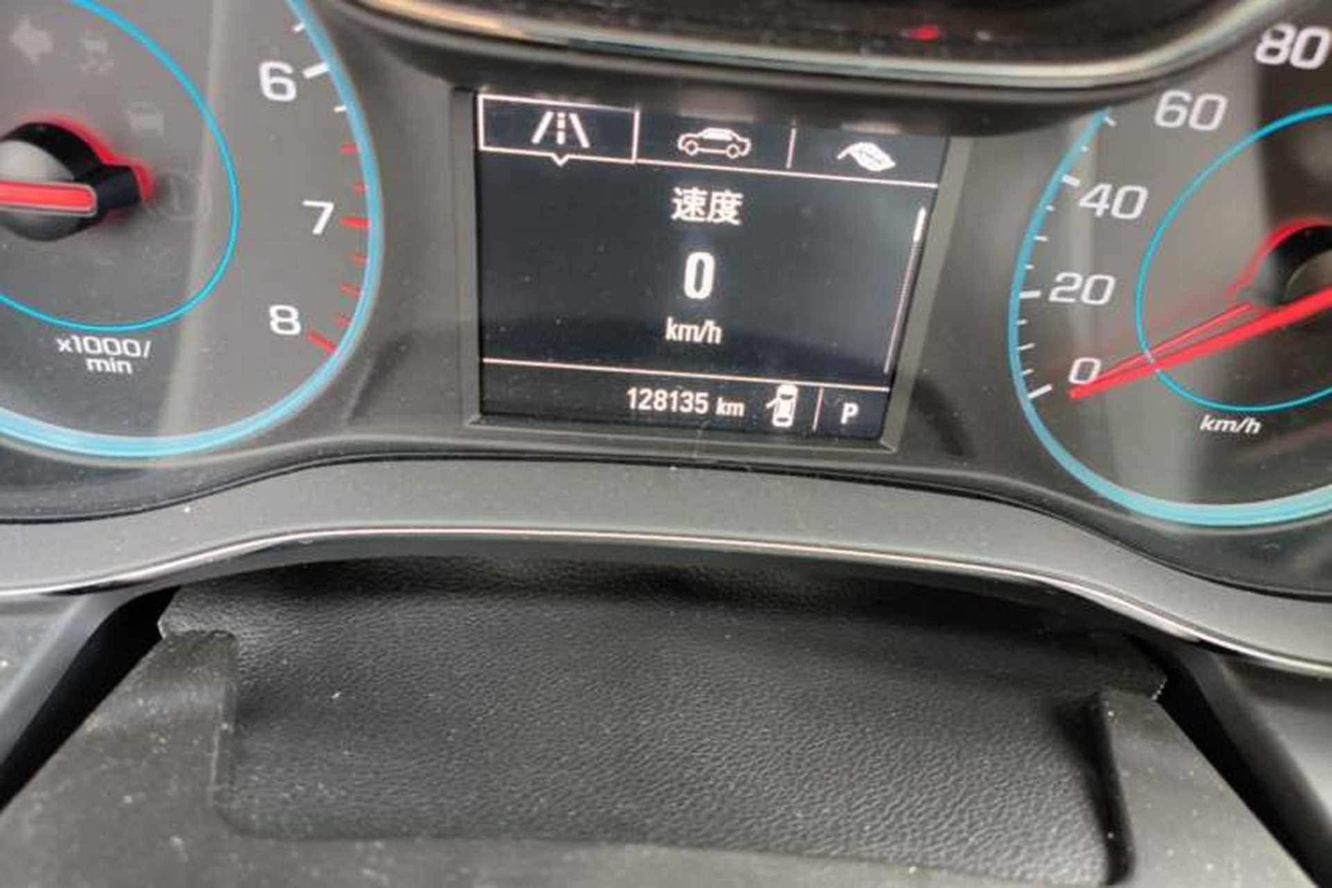 Used Chevrolet Cruze 2017 1.5L Automatic Pioneer Sunroof Edition Odometer Close Up
