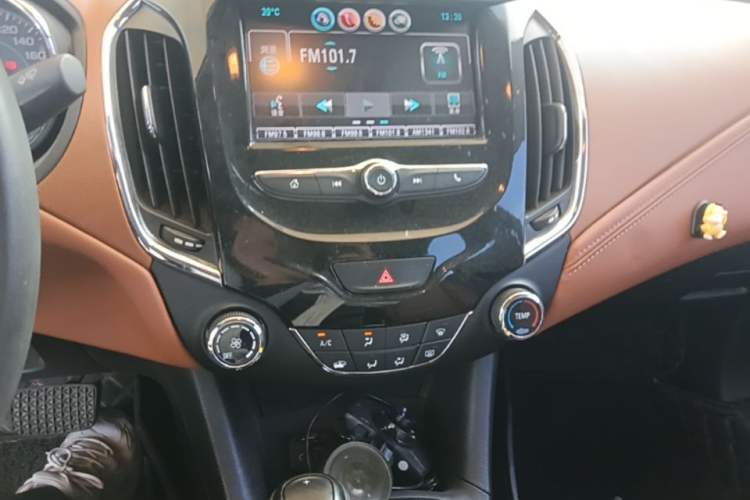 Used Chevrolet Cruze 2017 1.4T Dual-Clutch Xuanfeng Edition Audio And AC Panel
