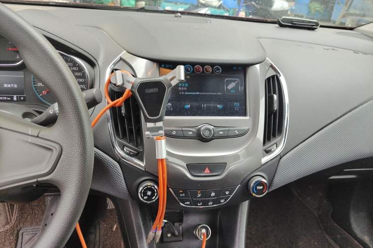Used Chevrolet Cruze 2017 1.5L Automatic Pioneer Sunroof Edition Audio And AC Panel