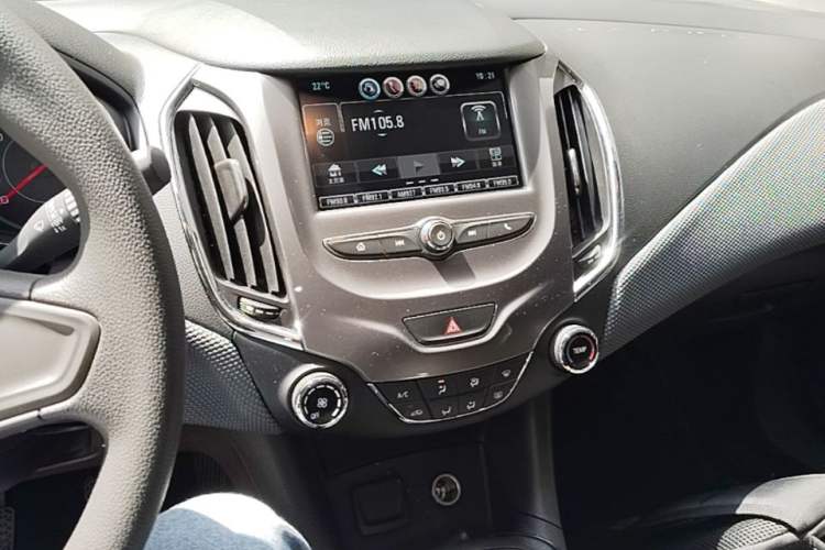 Used Chevrolet Cruze 2017 1.5L Manual Pioneer Edition Audio And AC Panel