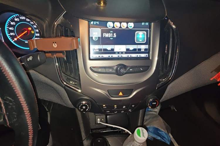 Used Chevrolet Cruze 2017 1.5L Automatic Pioneer Sunroof Edition Audio And AC Panel