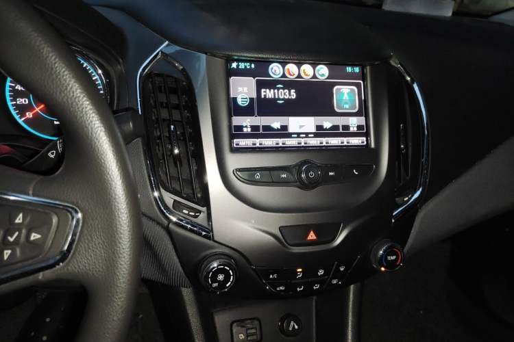 Used Chevrolet Cruze 2017 1.5L Automatic Xuanfeng Edition Audio And AC Panel