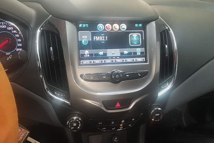 Used Chevrolet Cruze 2017 1.5L Automatic Pioneer Sunroof Edition Audio And AC Panel