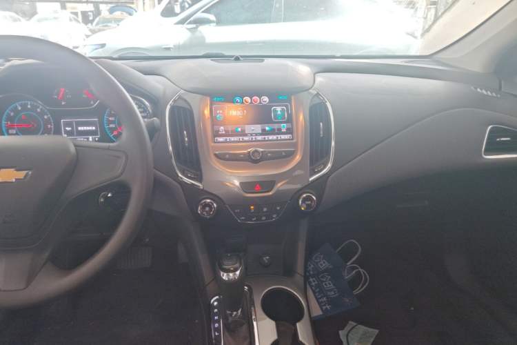Used Chevrolet Cruze 2017 1.4T Dual-Clutch Pioneer Sunroof Edition Audio And AC Panel