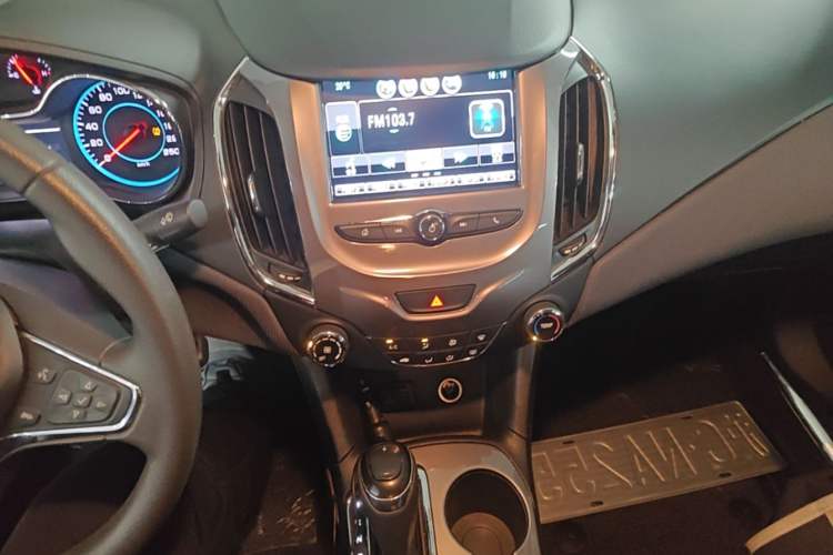 Used Chevrolet Cruze 2017 1.5L Automatic Xuanfeng Edition Audio And AC Panel