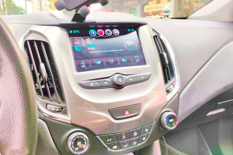 Used Chevrolet Cruze 2017 1.5L Automatic Xuanfeng Edition Audio And AC Panel