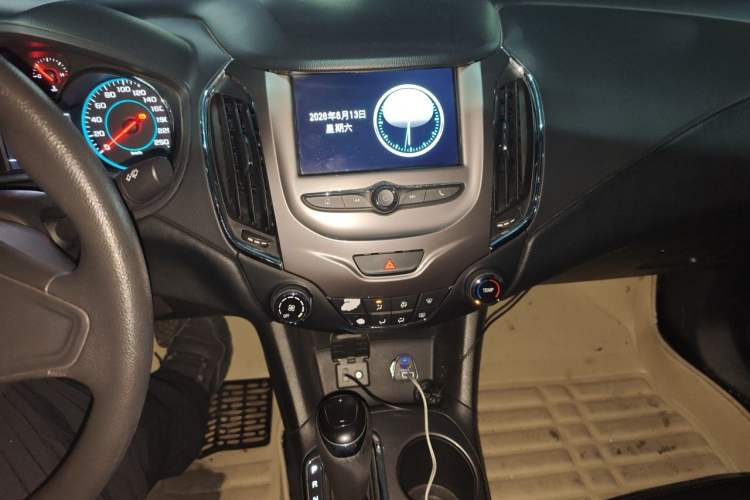 Used Chevrolet Cruze 2017 1.5L Automatic Pioneer Sunroof Edition Audio And AC Panel