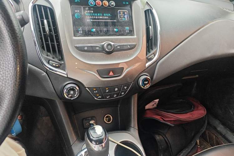 Used Chevrolet Cruze 2017 1.5L Hatchback Automatic Xuanfeng Edition Audio And AC Panel
