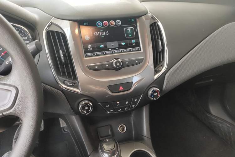Used Chevrolet Cruze 2017 1.5L Automatic Pioneer Sunroof Edition Audio And AC Panel
