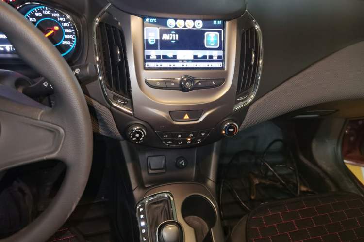 Used Chevrolet Cruze 2017 1.5L Automatic Pioneer Sunroof Edition Audio And AC Panel