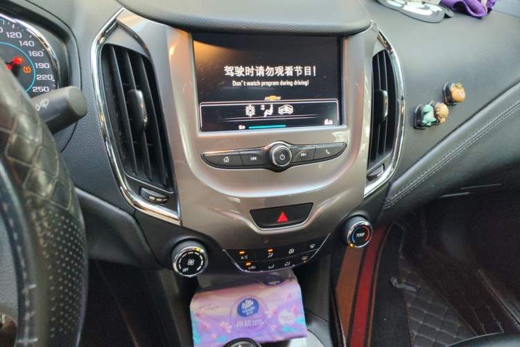 Used Chevrolet Cruze 2017 1.5L Automatic Xuanfeng Edition Audio And AC Panel