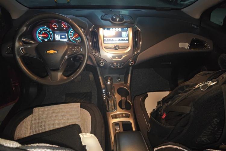 Used Chevrolet Cruze 2017 1.5L Automatic Xuanfeng Edition Center Console
