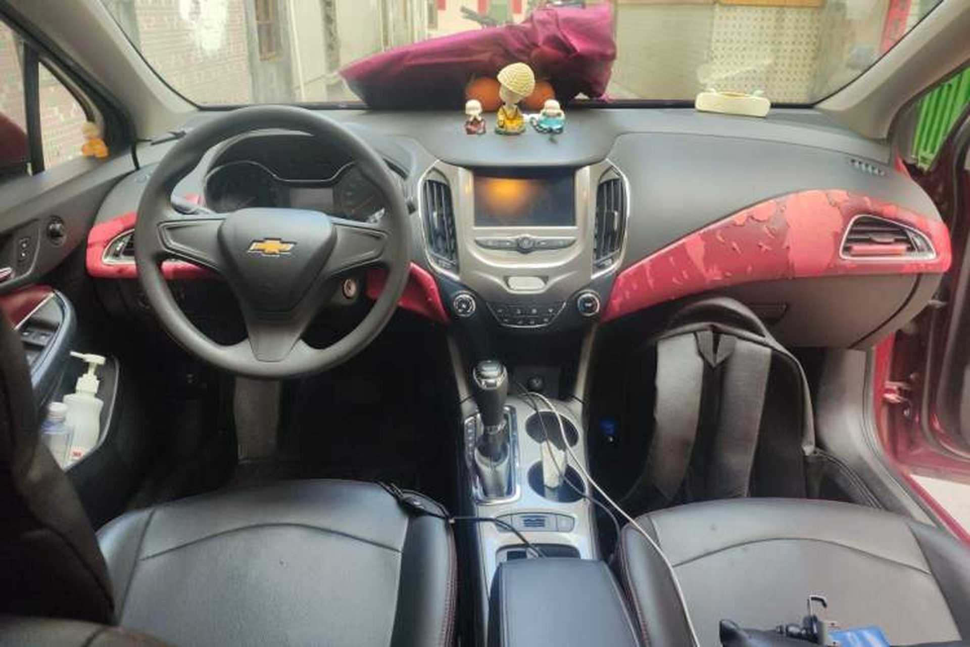 Used Chevrolet Cruze 2017 1.5L Automatic Pioneer Sunroof Edition Center Console