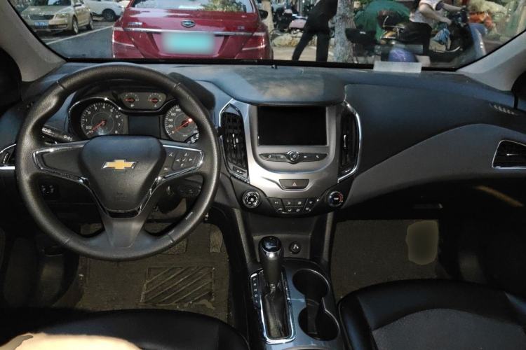 Used Chevrolet Cruze 2017 1.5L Automatic Xuanfeng Edition Center Console