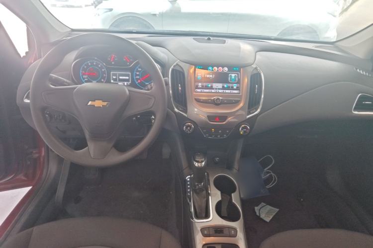 Used Chevrolet Cruze 2017 1.4T Dual-Clutch Pioneer Sunroof Edition Center Console