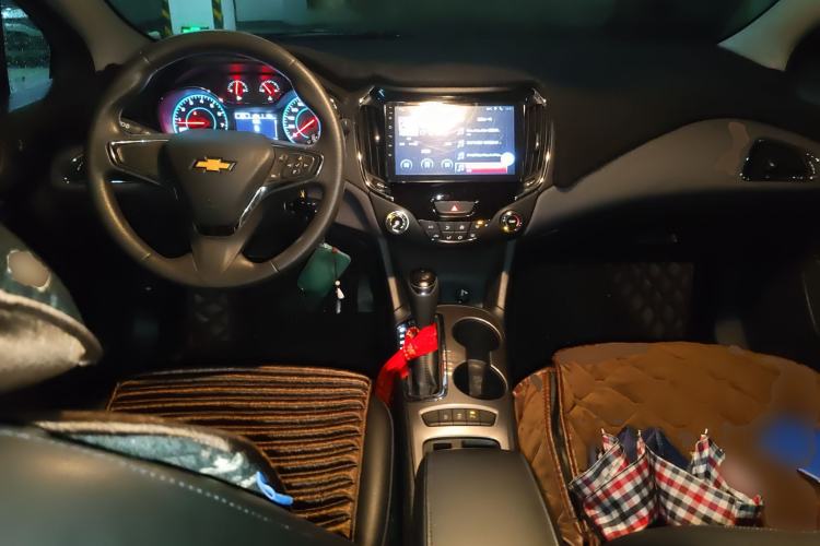 Used Chevrolet Cruze 2017 1.5L Automatic Xuanfeng Edition Center Console