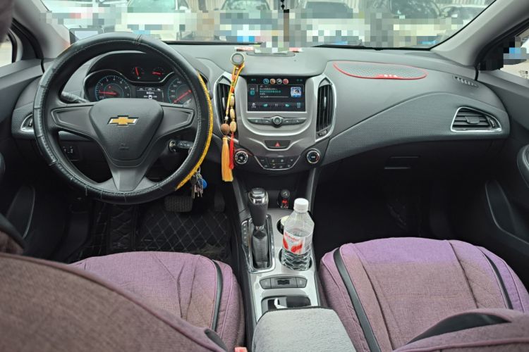 Used Chevrolet Cruze 2017 1.5L Automatic Pioneer Sunroof Edition Center Console