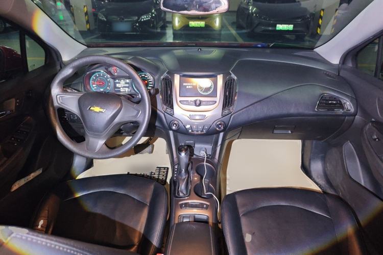 Used Chevrolet Cruze 2017 1.5L Automatic Pioneer Sunroof Edition Center Console