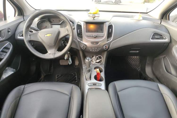 Used Chevrolet Cruze 2017 1.5L Automatic Pioneer Sunroof Edition Center Console