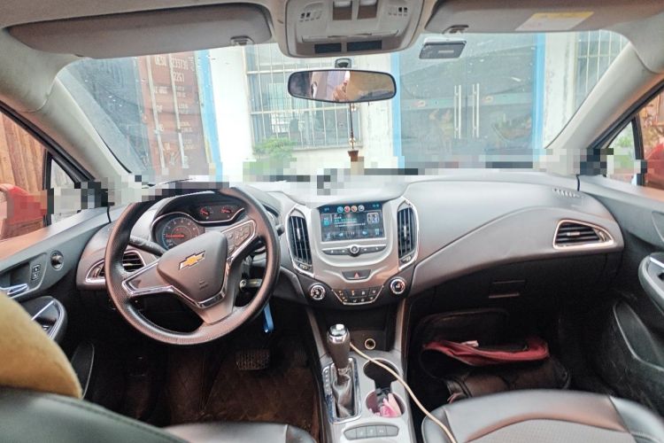 Used Chevrolet Cruze 2017 1.5L Hatchback Automatic Xuanfeng Edition Center Console