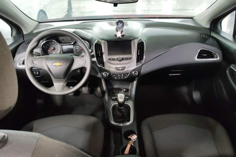 Used Chevrolet Cruze 2017 1.5L Hatchback Manual Pioneer Edition Center Console
