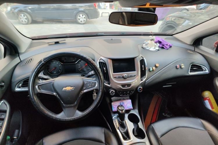 Used Chevrolet Cruze 2017 1.5L Automatic Xuanfeng Edition Center Console