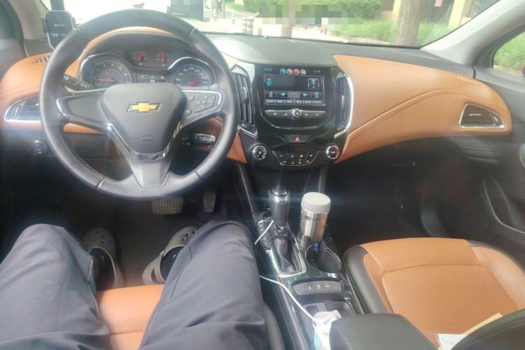 Used Chevrolet Cruze 2017 1.4T Dual-Clutch Xuanfeng Edition Center Console