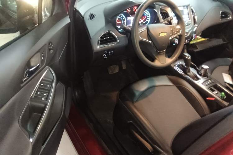 Used Chevrolet Cruze 2017 1.5L Hatchback Automatic Xuanfeng Edition Driver Seat