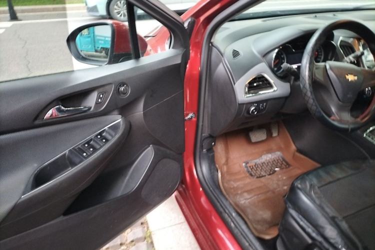 Used Chevrolet Cruze 2017 1.5L Automatic Pioneer Sunroof Edition Driver Seat