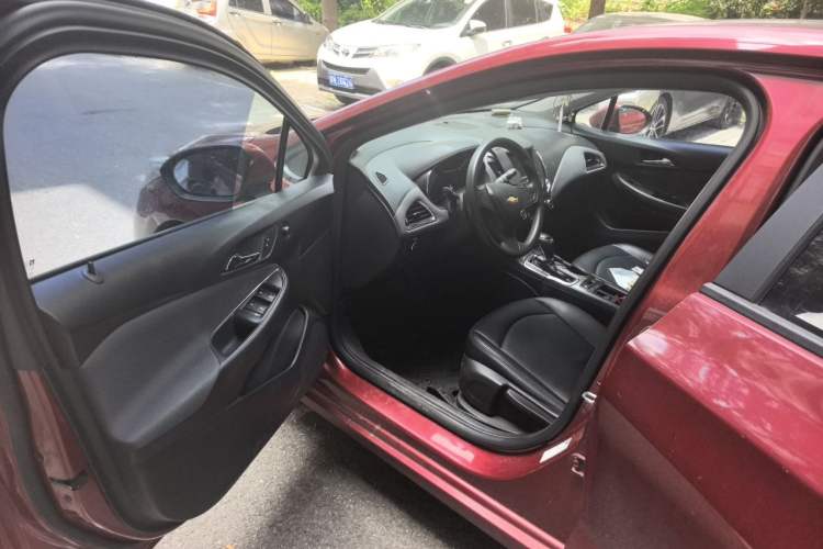 Used Chevrolet Cruze 2017 1.4T Dual-Clutch Pioneer Sunroof Edition Driver Seat