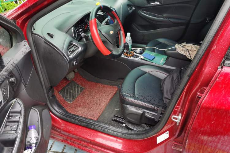Used Chevrolet Cruze 2017 1.5L Automatic Pioneer Sunroof Edition Driver Seat