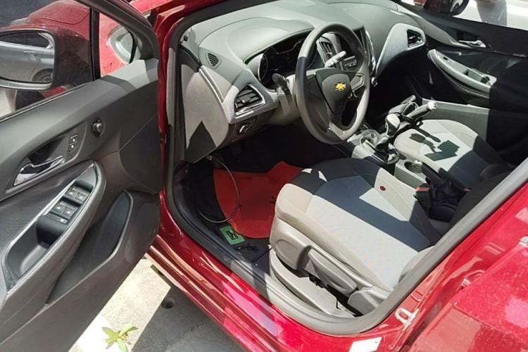 Used Chevrolet Cruze 2017 1.5L Manual Pioneer Edition Driver Seat
