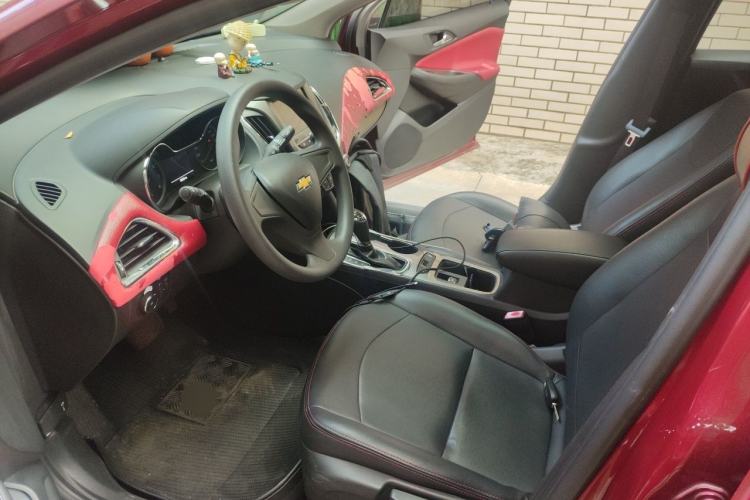 Used Chevrolet Cruze 2017 1.5L Automatic Pioneer Sunroof Edition Driver Seat