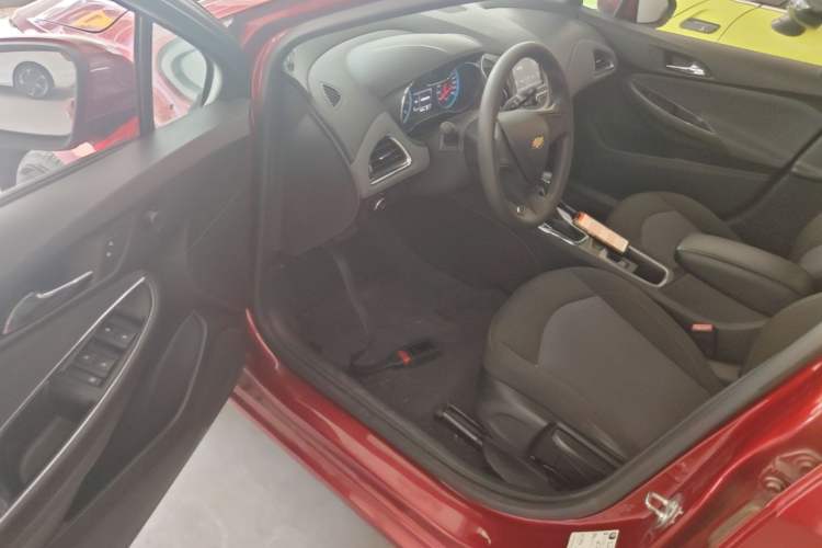 Used Chevrolet Cruze 2017 1.4T Dual-Clutch Pioneer Sunroof Edition Driver Seat