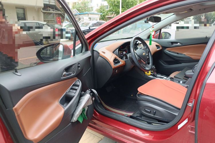 Used Chevrolet Cruze 2017 1.4T Hatchback Dual-Clutch Lingfeng Edition Driver Seat
