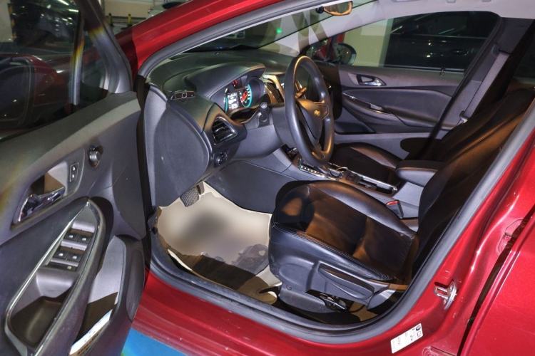 Used Chevrolet Cruze 2017 1.5L Automatic Pioneer Sunroof Edition Driver Seat