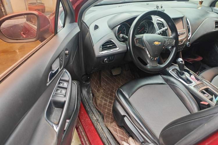Used Chevrolet Cruze 2017 1.5L Hatchback Automatic Xuanfeng Edition Driver Seat
