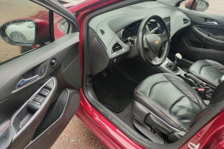 Used Chevrolet Cruze 2017 1.5L Manual Pioneer Edition Driver Seat