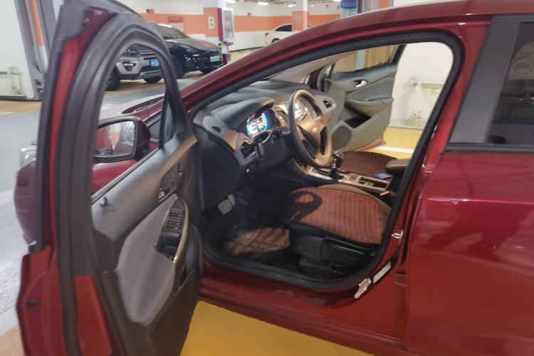 Used Chevrolet Cruze 2017 1.5L Automatic Pioneer Sunroof Edition Driver Seat