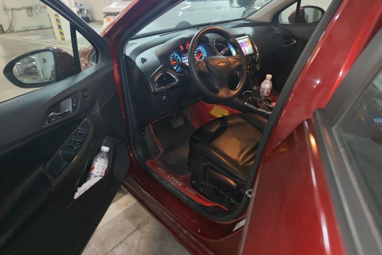 Used Chevrolet Cruze 2017 1.5L Automatic Pioneer Sunroof Edition Driver Seat