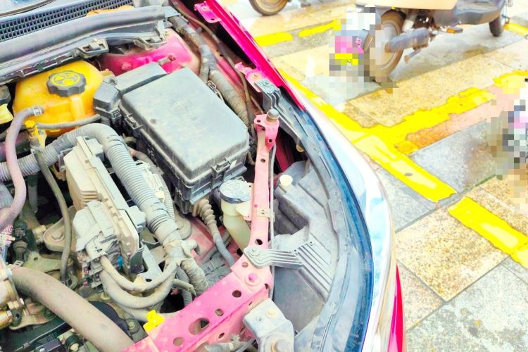 Used Chevrolet Cruze 2017 1.5L Automatic Xuanfeng Edition Engine Bay Left
