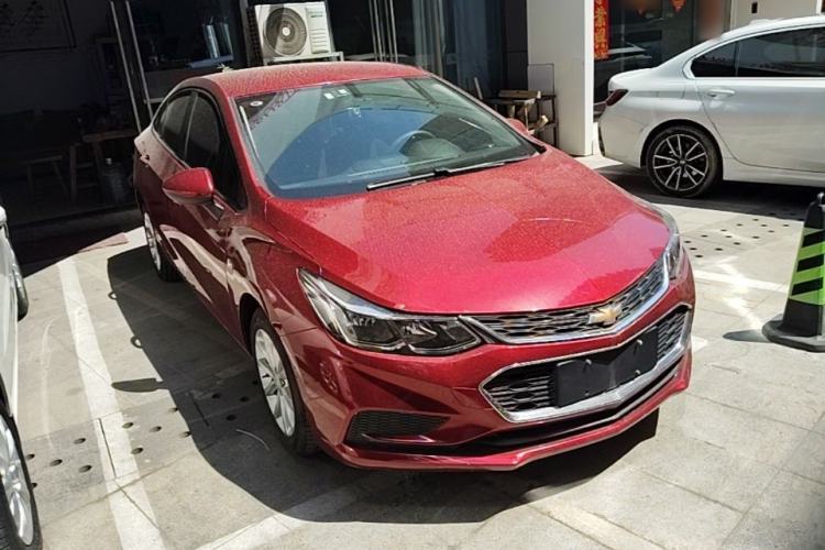 Used Chevrolet Cruze 2017 1.5L Manual Pioneer Edition Front Right 45 Deg