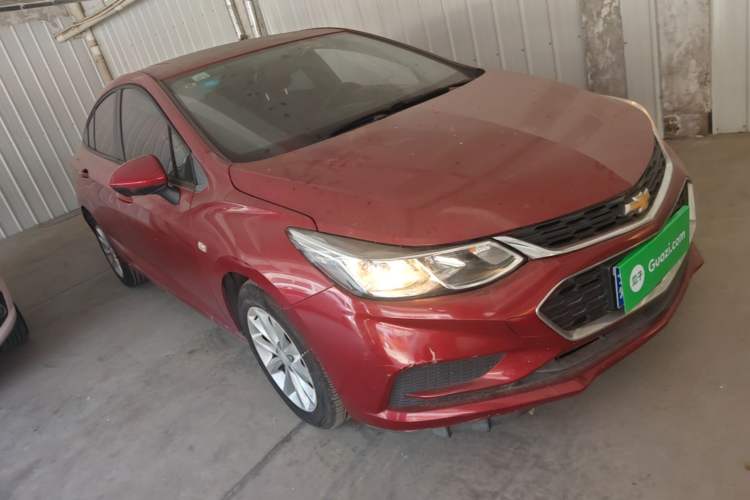 Used Chevrolet Cruze 2017 1.4T Dual-Clutch Pioneer Sunroof Edition Front Right 45 Deg