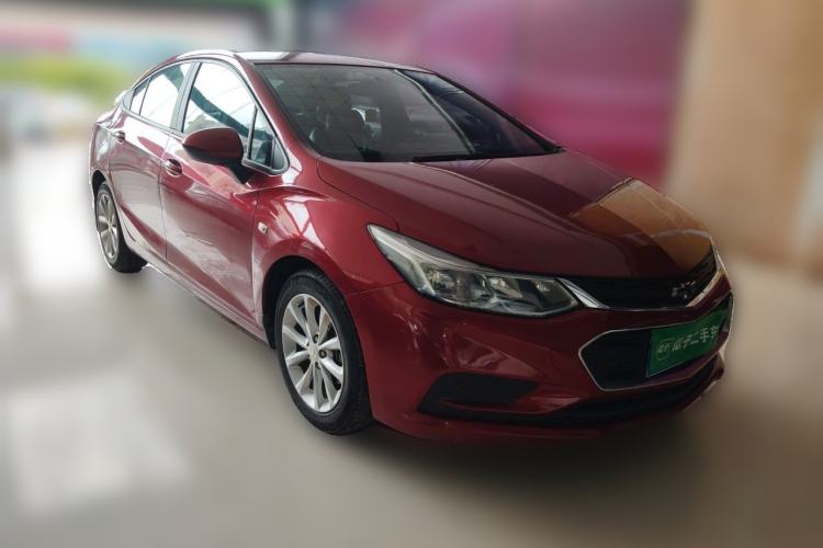 Used Chevrolet Cruze 2017 1.5L Automatic Pioneer Sunroof Edition Front Right 45 Deg