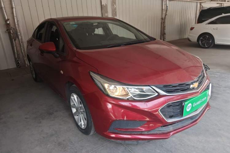 Used Chevrolet Cruze 2017 1.4T Dual-Clutch Pioneer Sunroof Edition Front Right 45 Deg